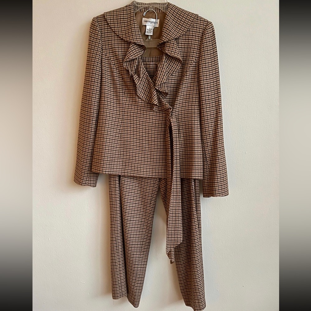 Womens pant suit